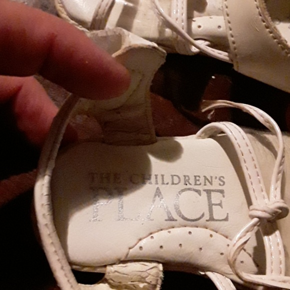 The Children's place off white  girls  SANDALS. - Picture 3 of 3